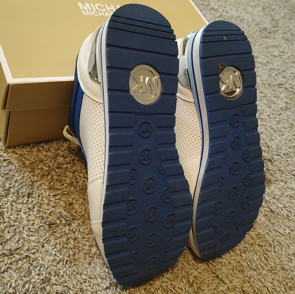 Michael Kors Billie Trainer - Picture 10 of 13